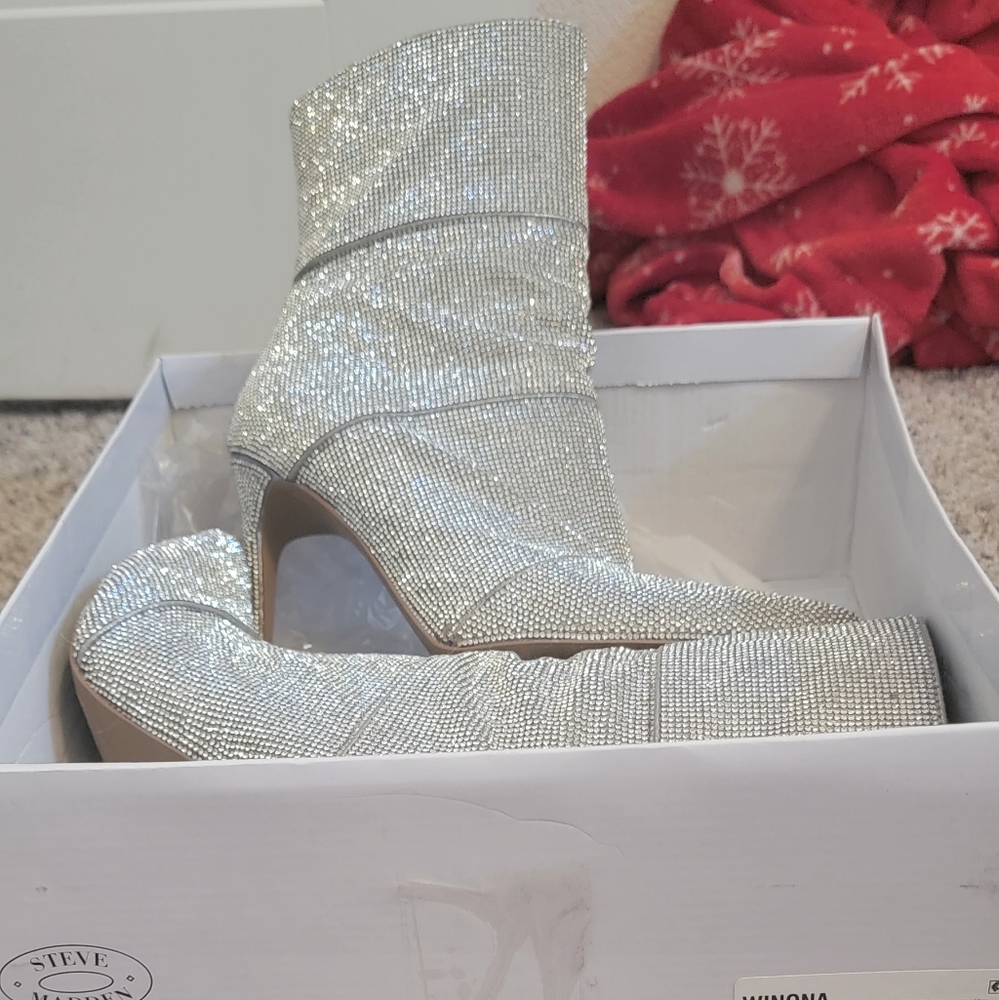 Steve Madden Winona size 10 rhinestone booties